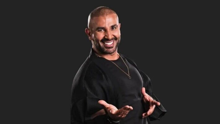 أحمد سعد يثير ضحك الحضور بموقف مزاح أثناء حملته الترويجية لأغانيه الجديدة