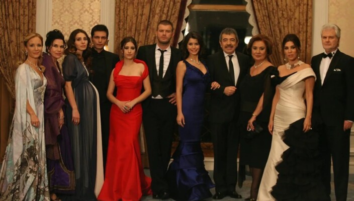 بعد 18 عاماً: أين أصبح أبطال مسلسل "العشق الممنوع"؟