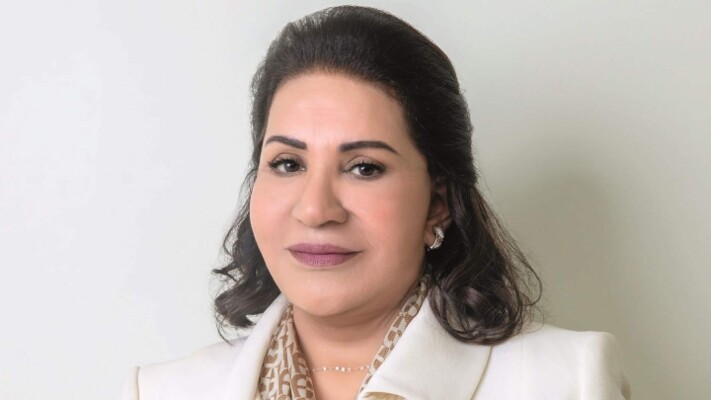 المشاهير العرب سعاد عبدالله تتصدر الترند بعد بكائها في الكويت