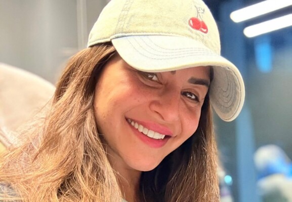 منة فضالي بصورة وهي طفلة